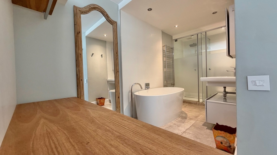 To Let 4 Bedroom Property for Rent in Gordons Bay Village Western Cape